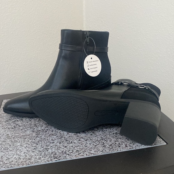NIB: Croft & Barrow Black Boots. - Picture 3 of 5